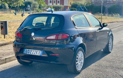 Alfa Romeo 147 1.9 JTD M-JET 16V 5 porte Dist. (4)