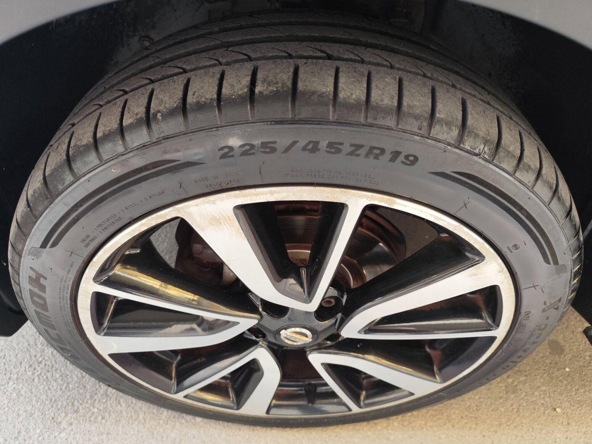 Nissan Qashqai 1.5 dCi Tekna (17)