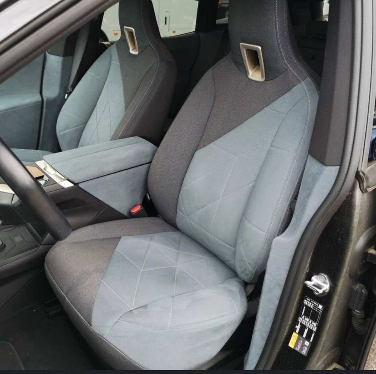 BMW iX xdrive60 (6)