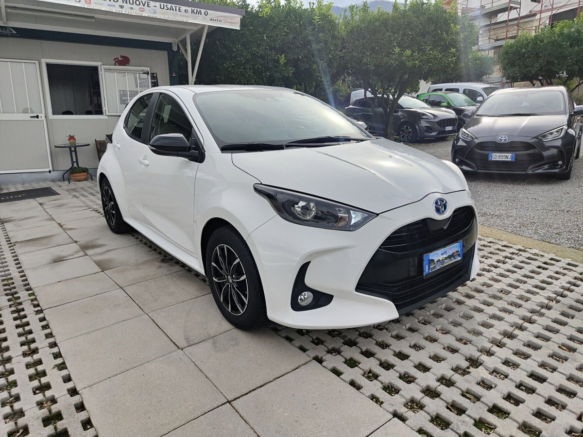 Toyota Yaris Cross 1.5h GR Sport Black Sky fwd 116cv e-cvt (2)
