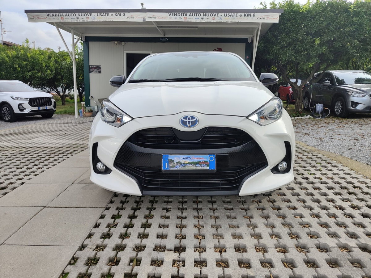 Toyota Yaris Cross 1.5h GR Sport Black Sky fwd 116cv e-cvt (3)