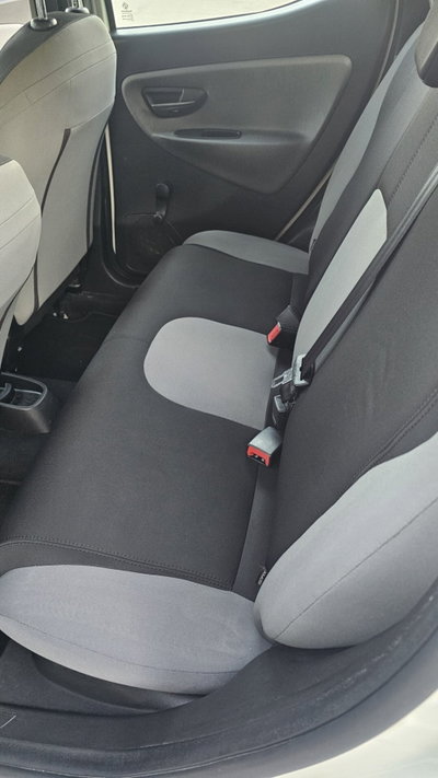 Lancia Ypsilon 1.3 MJT 16V 95 CV 5 porte S&S Elle (10)