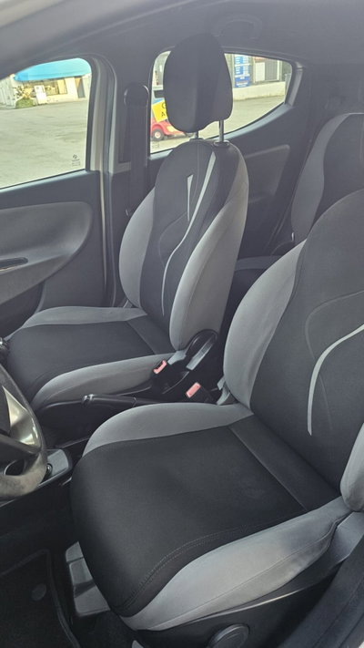 Lancia Ypsilon 1.3 MJT 16V 95 CV 5 porte S&S Elle (12)