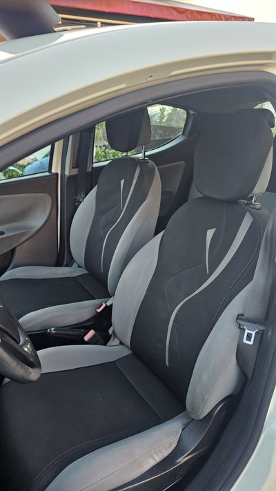 Lancia Ypsilon 1.3 MJT 16V 95 CV 5 porte S&S Elle (16)