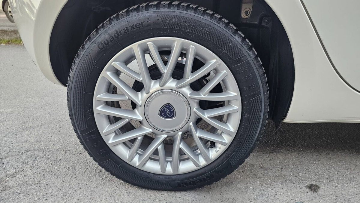 Lancia Ypsilon 1.3 MJT 16V 95 CV 5 porte S&S Elle (4)