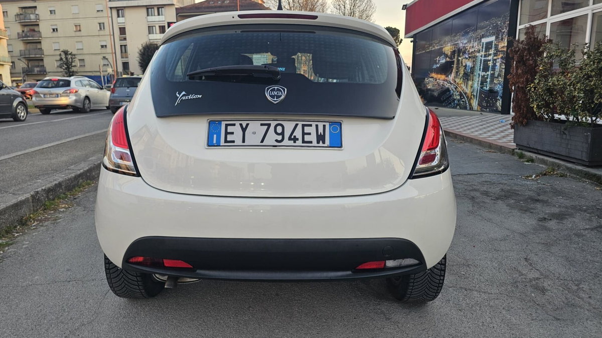 Lancia Ypsilon 1.3 MJT 16V 95 CV 5 porte S&S Elle (6)