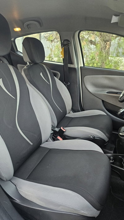 Lancia Ypsilon 1.3 MJT 16V 95 CV 5 porte S&S Elle (8)