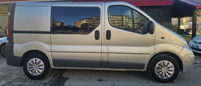 Opel Vivaro Furgone 29 2.0 CDTI 120CV PC-TN Furgone Vetrato (10)