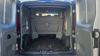 Opel Vivaro Furgone 29 2.0 CDTI 120CV PC-TN Furgone Vetrato (8)