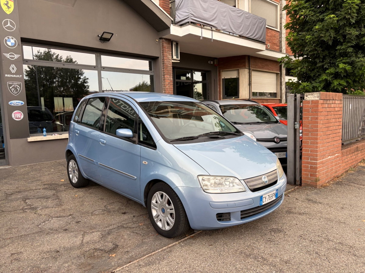 Fiat Idea 1.3 Multijet 16V Dynamic (4)
