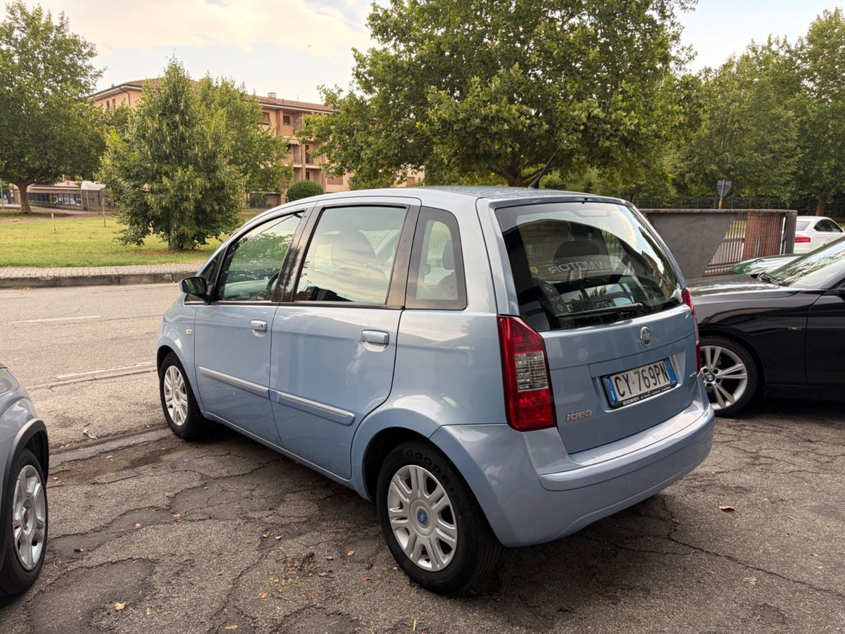 Fiat Idea 1.3 Multijet 16V Dynamic (6)