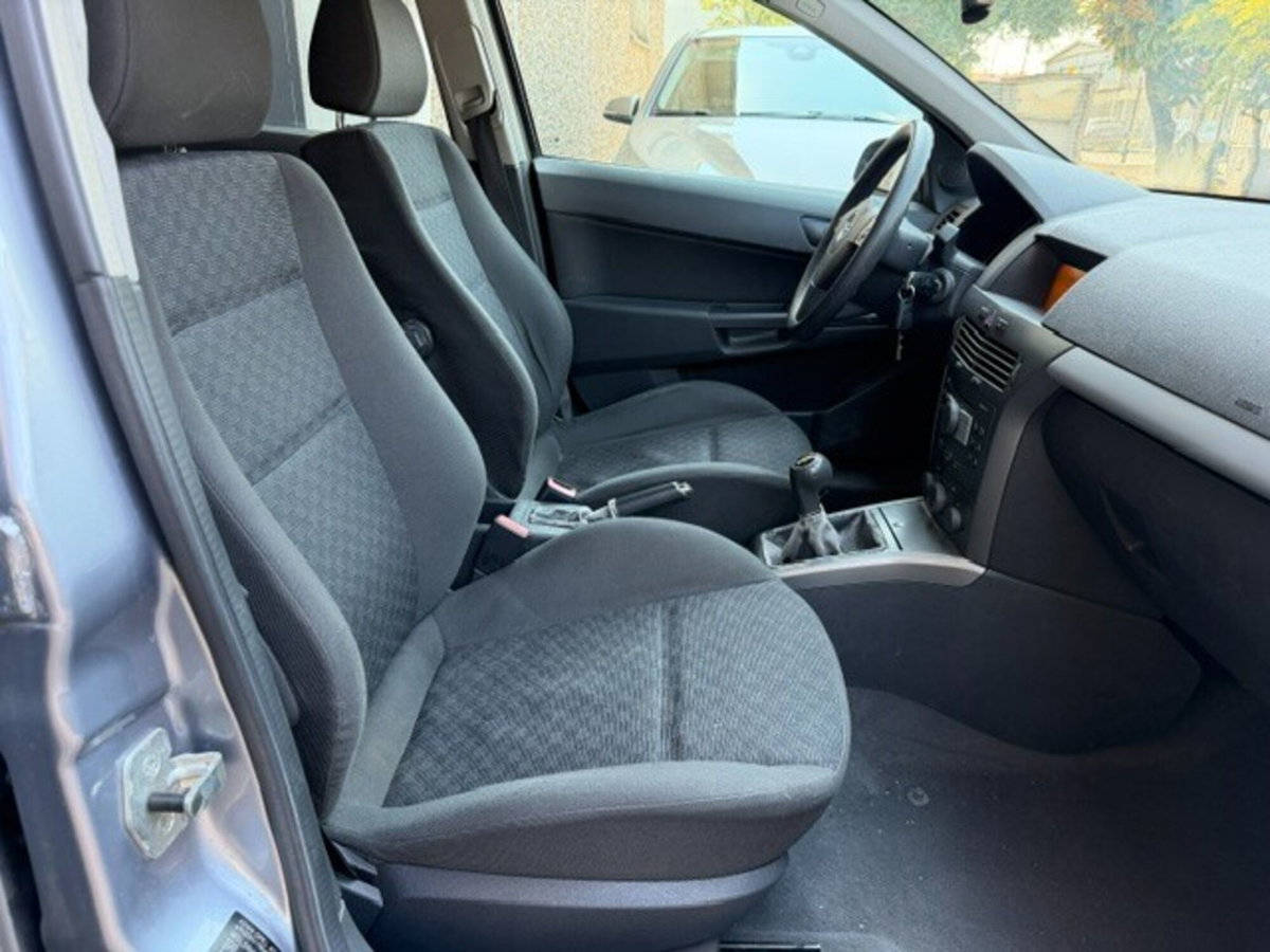 Opel Astra 1.4 16V Twinport 5 porte Cosmo (15)