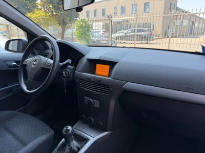 Opel Astra 1.4 16V Twinport 5 porte Cosmo (16)