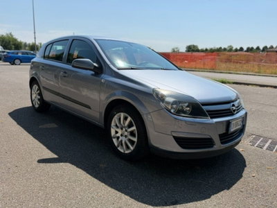 Opel Astra 1.4 16V Twinport 5 porte Cosmo (3)
