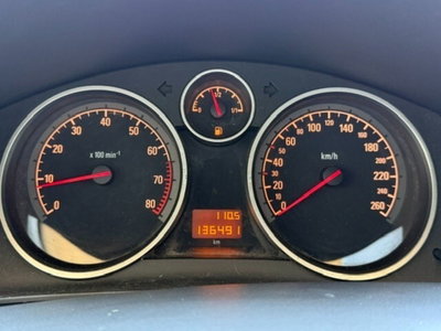 Opel Astra 1.4 16V Twinport 5 porte Cosmo (8)