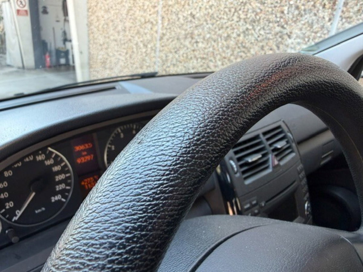 Mercedes-Benz Classe A 150 Coupé Classic (11)