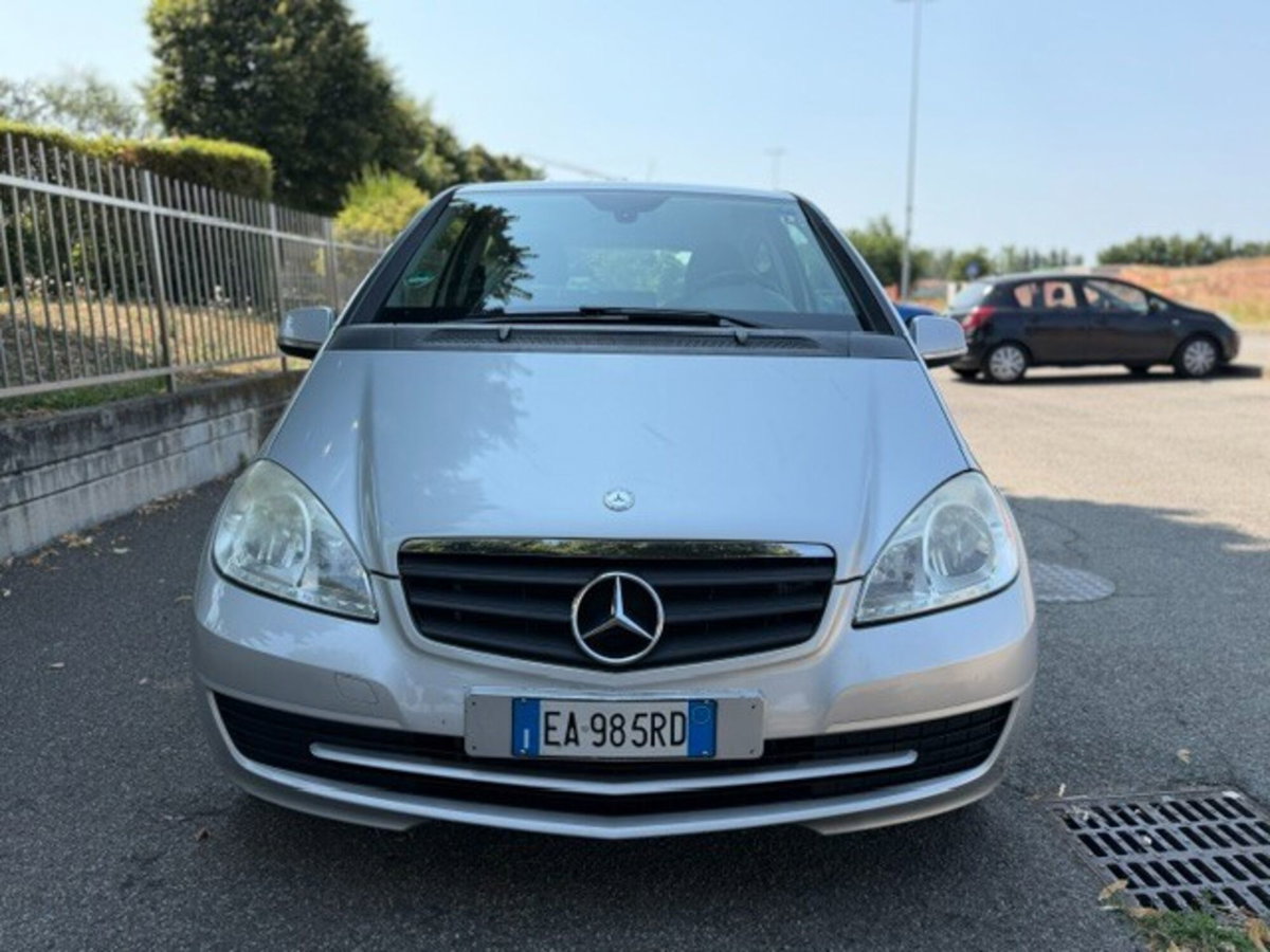 Mercedes-Benz Classe A 150 Coupé Classic (2)