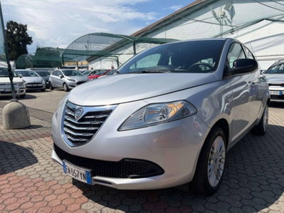 Lancia Ypsilon 1.3 MJT 16V 95 CV 5 porte S&S Silver usata