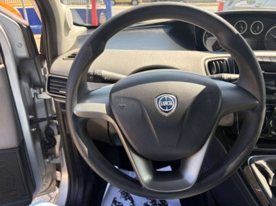 Lancia Ypsilon 1.3 MJT 16V 95 CV 5 porte S&S Silver (11)
