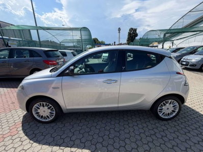 Lancia Ypsilon 1.3 MJT 16V 95 CV 5 porte S&S Silver (2)