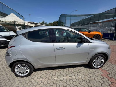 Lancia Ypsilon 1.3 MJT 16V 95 CV 5 porte S&S Silver (4)