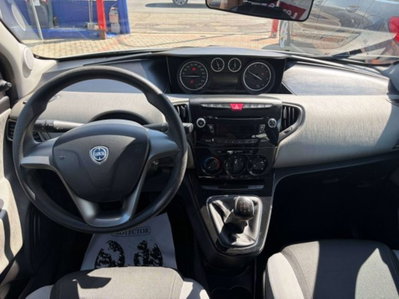 Lancia Ypsilon 1.3 MJT 16V 95 CV 5 porte S&S Silver (8)