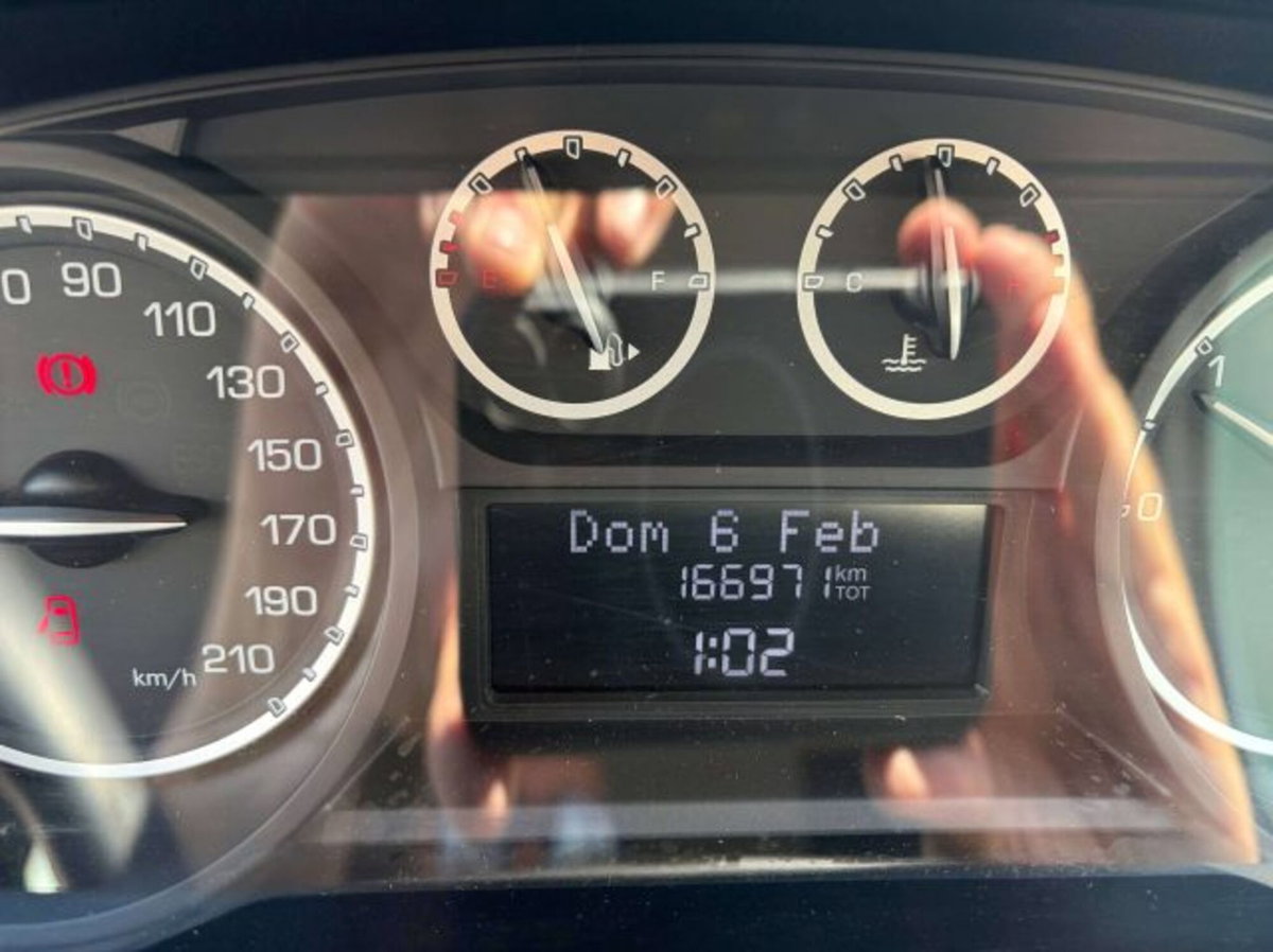 Lancia Ypsilon 1.3 MJT 16V 95 CV 5 porte S&S Silver (9)
