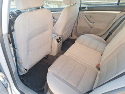 Volkswagen Golf 2.0 16V TDI 4mot. 5p. Sportline (7)