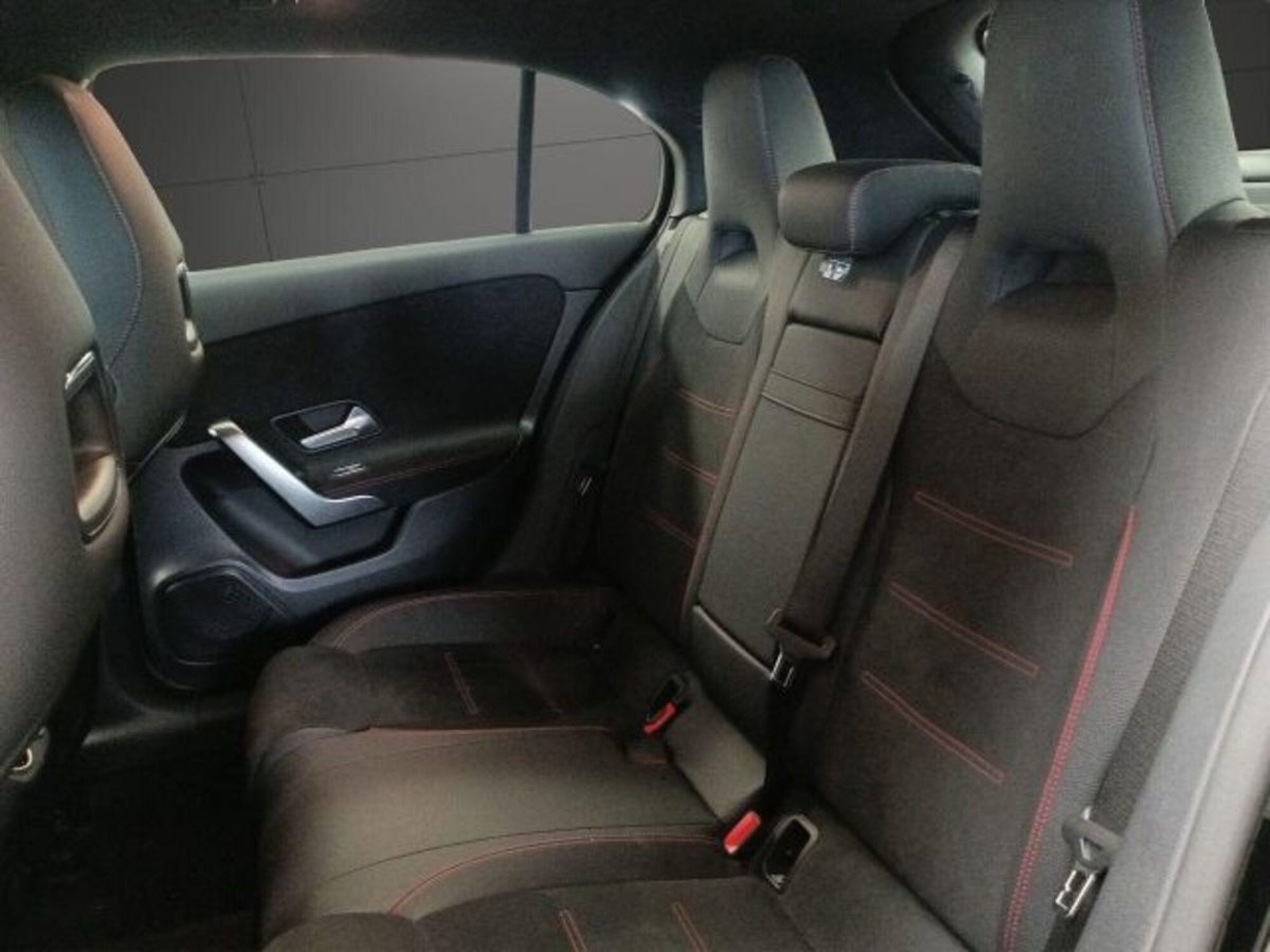 Mercedes-Benz Classe A Sedan 180 AMG Line Premium Plus auto (13)