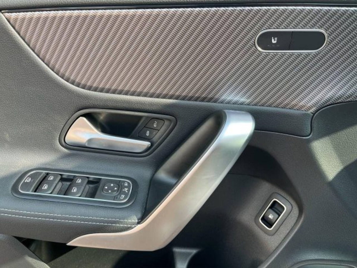 Mercedes-Benz Classe A Sedan 250 e phev Progressive Advanced Plus auto (12)