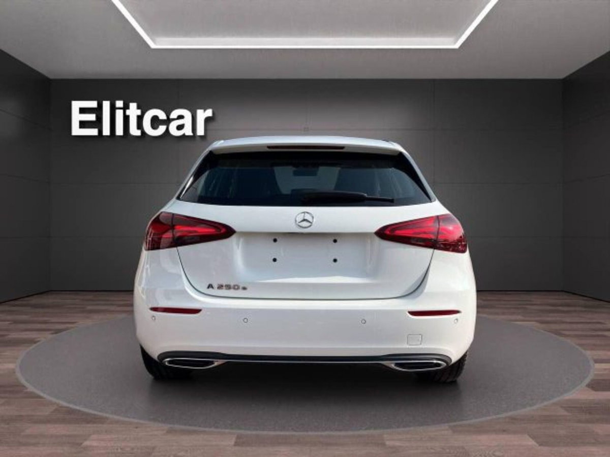 Mercedes-Benz Classe A Sedan 250 e phev Progressive Advanced Plus auto (4)