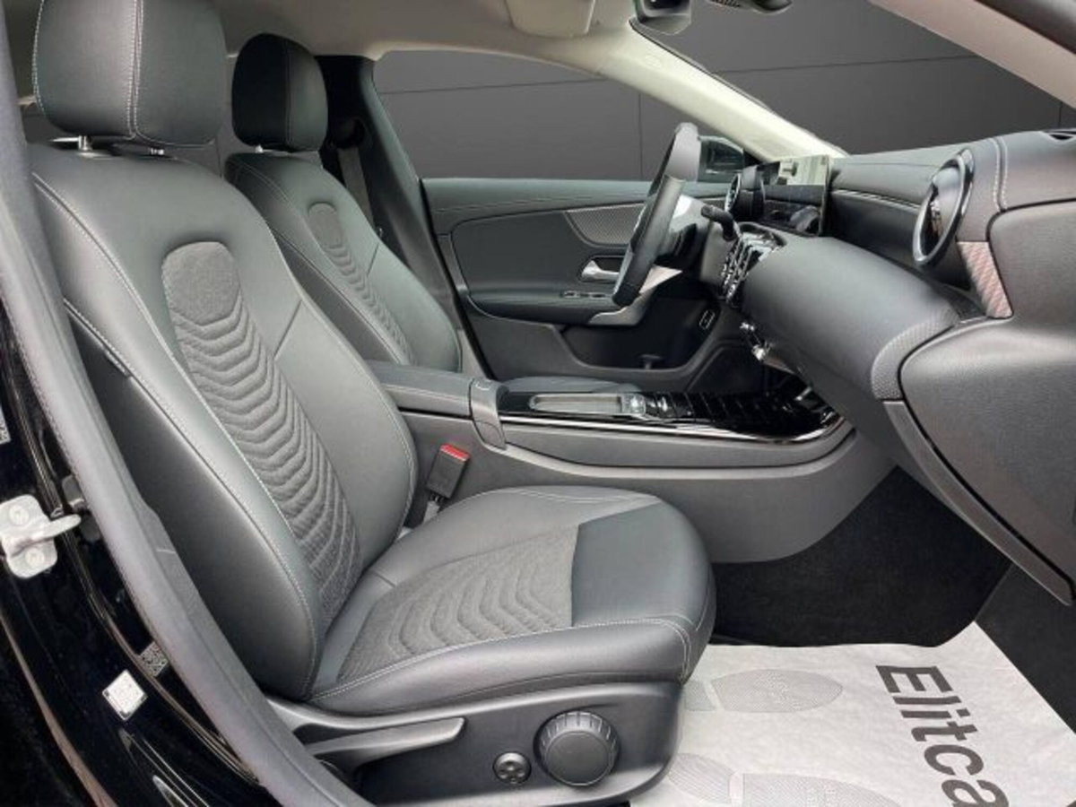 Mercedes-Benz CLA Shooting Brake 180 Automatic Shooting Brake Executive (10)