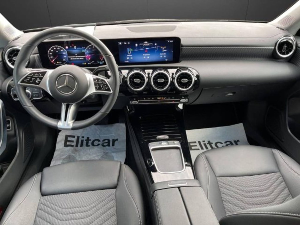 Mercedes-Benz CLA Shooting Brake 180 Automatic Shooting Brake Executive (14)