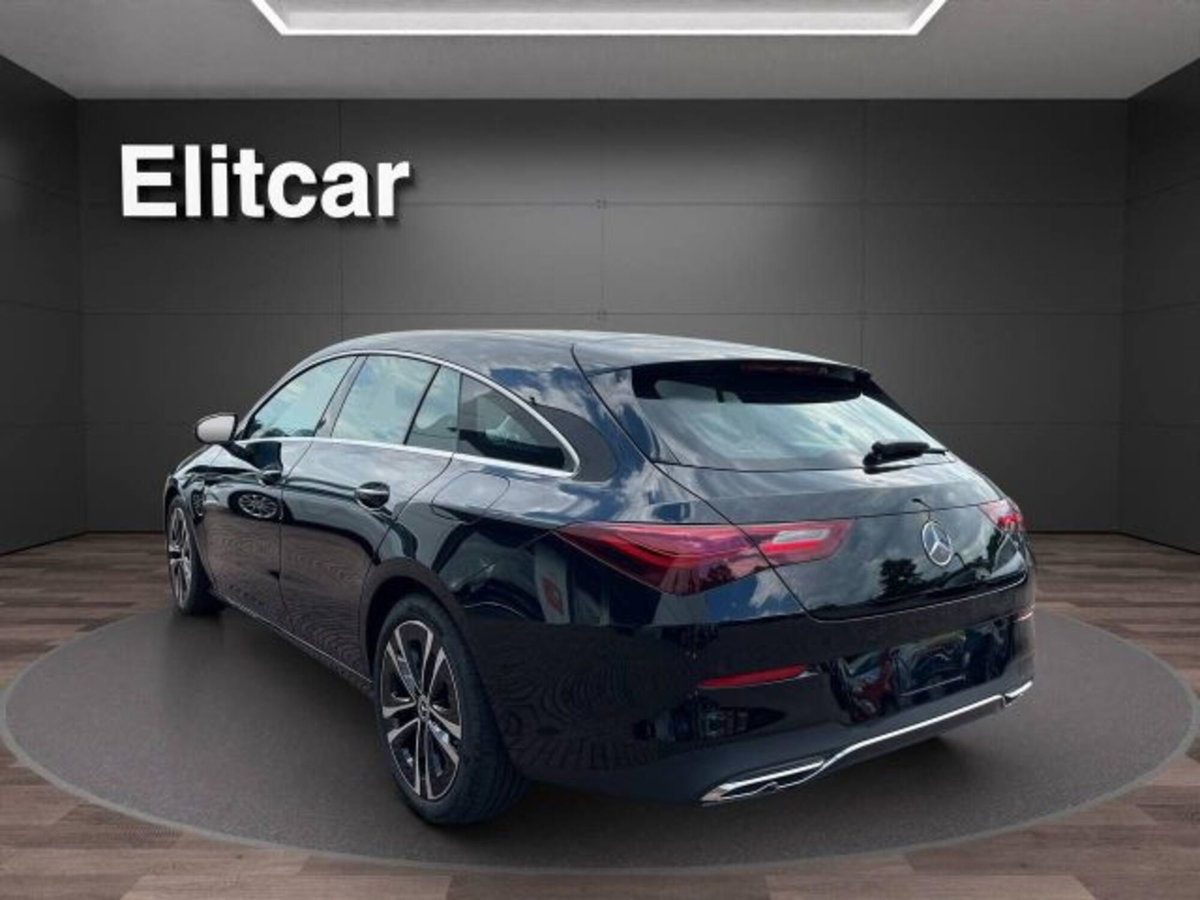 Mercedes-Benz CLA Shooting Brake 180 Automatic Shooting Brake Executive (3)