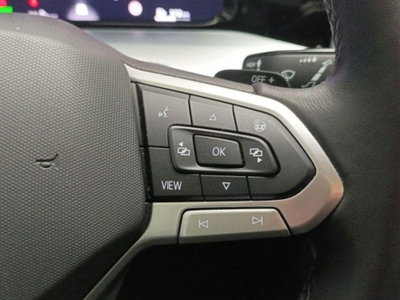 Volkswagen Golf 1.5 tsi Life 150cv (8)