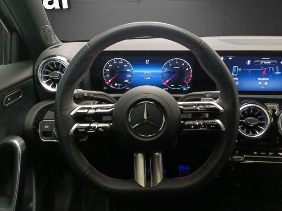 Mercedes-Benz Classe A Sedan 180 AMG Line Premium Plus auto (9)