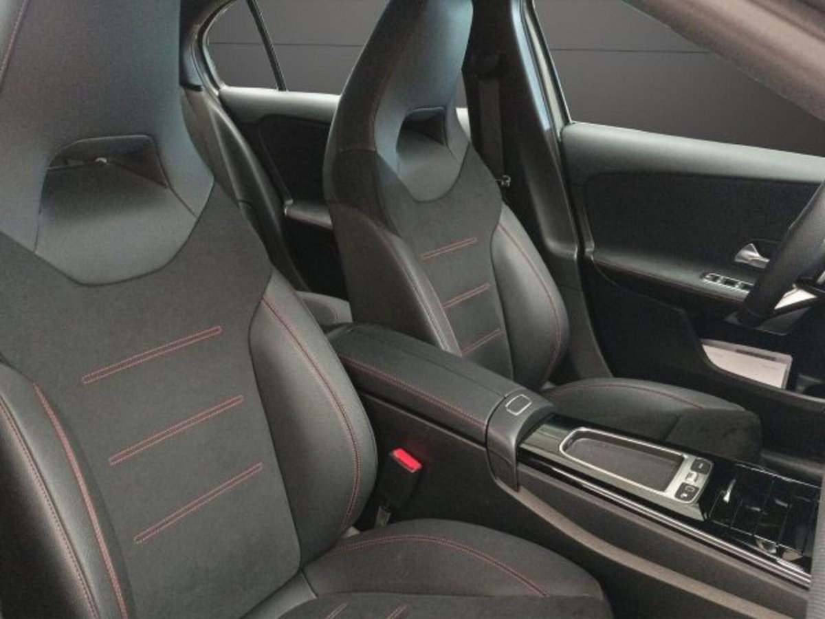 Mercedes-Benz Classe A Sedan 180 AMG Line Premium Plus auto (13)