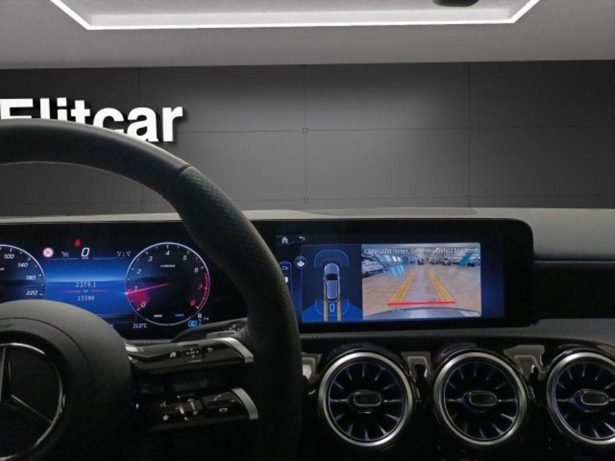 Mercedes-Benz Classe A Sedan 180 AMG Line Premium Plus auto (16)