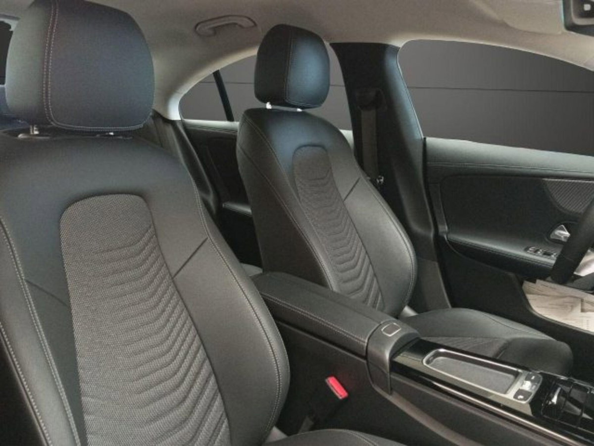Mercedes-Benz CLA 180 Automatic Executive (12)