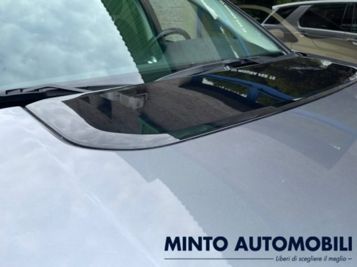 Land Rover Discovery Sport 2.0 eD4 150 CV 2WD (9)