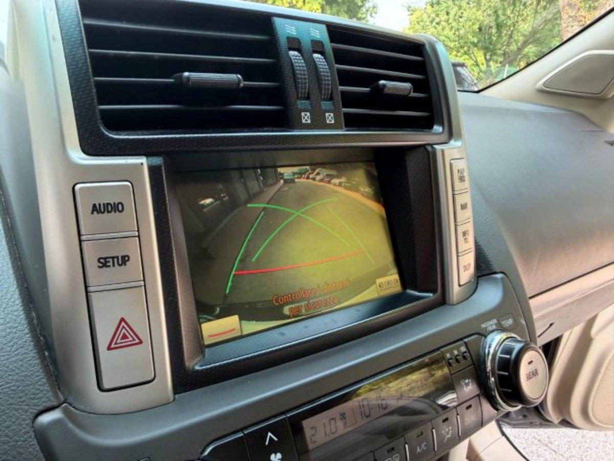 Toyota Land Cruiser 3.0 D4-D aut. 5 porte (11)