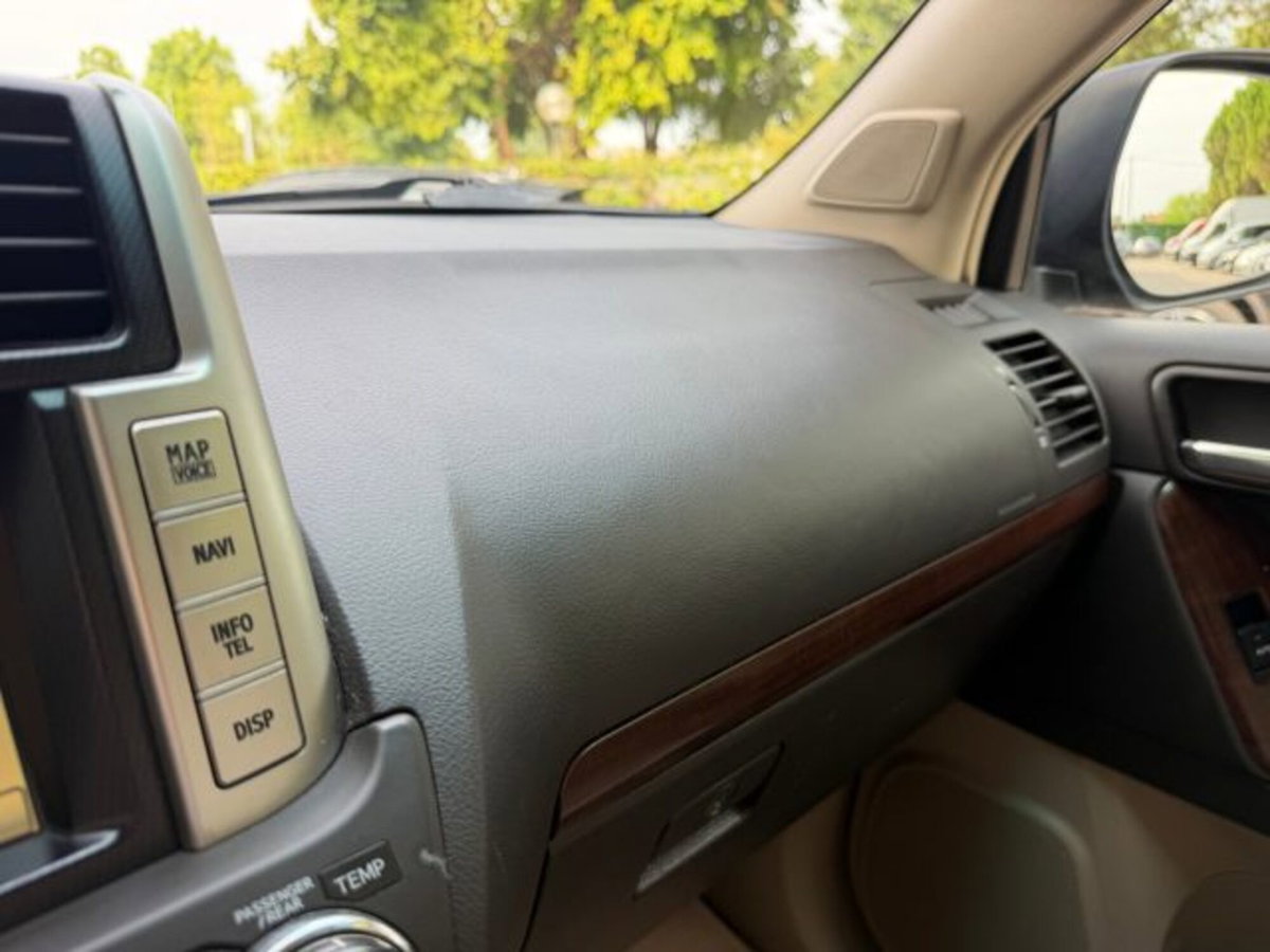 Toyota Land Cruiser 3.0 D4-D aut. 5 porte (20)