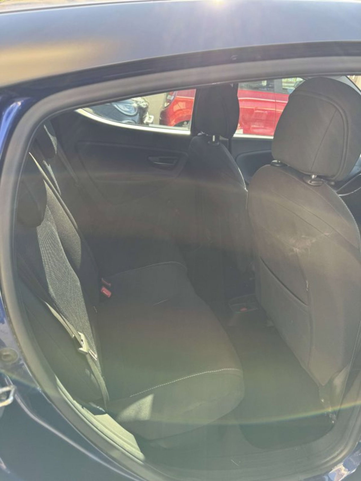 Lancia Ypsilon 1.2 69 CV 5 porte S Momodesign (13)