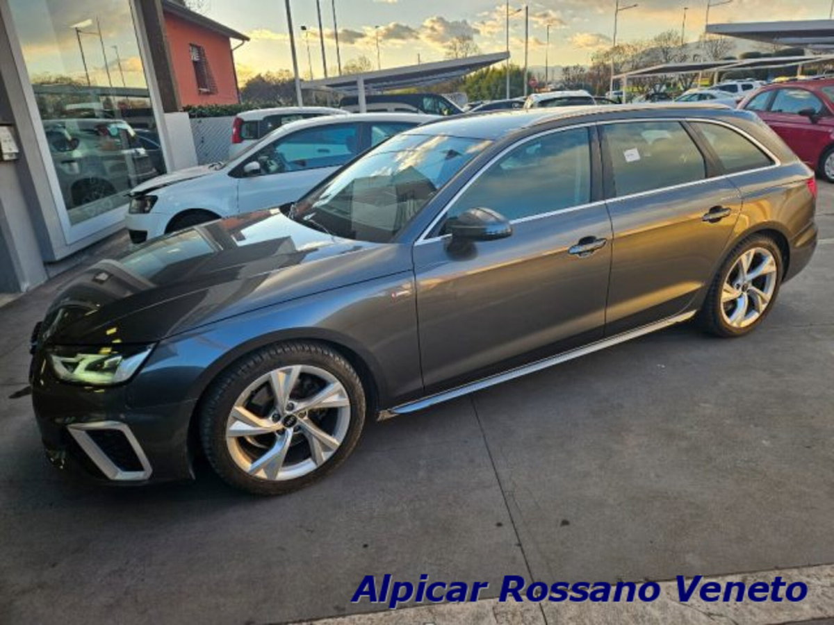 Audi A4 Avant 30 TDI/136 CV S tronic S line edition (15)