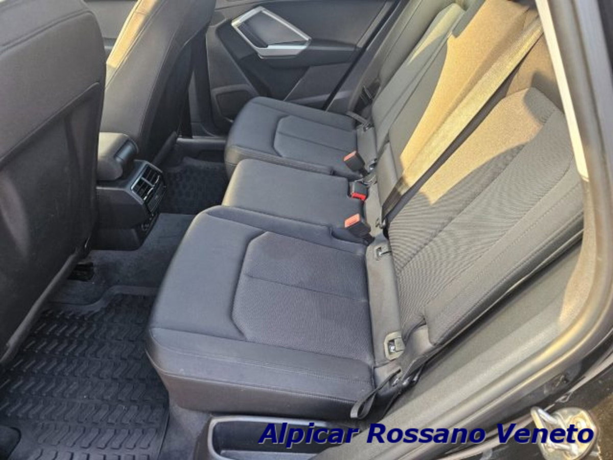Audi Q3 40 TDI quattro S tronic S line edition (10)