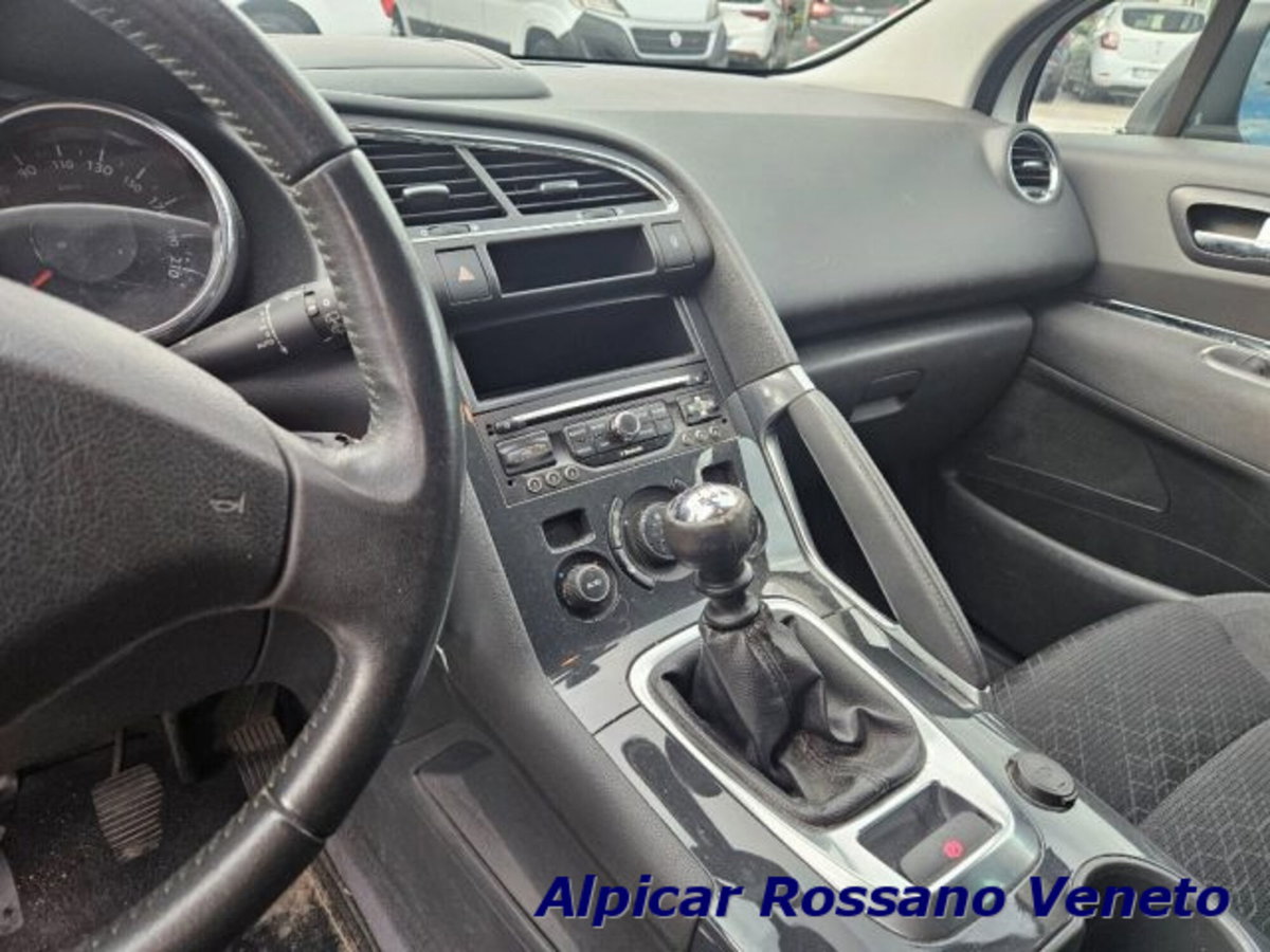 Peugeot 3008 1.6 e-HDi 115CV ETG6 Stop&Start Allure (7)