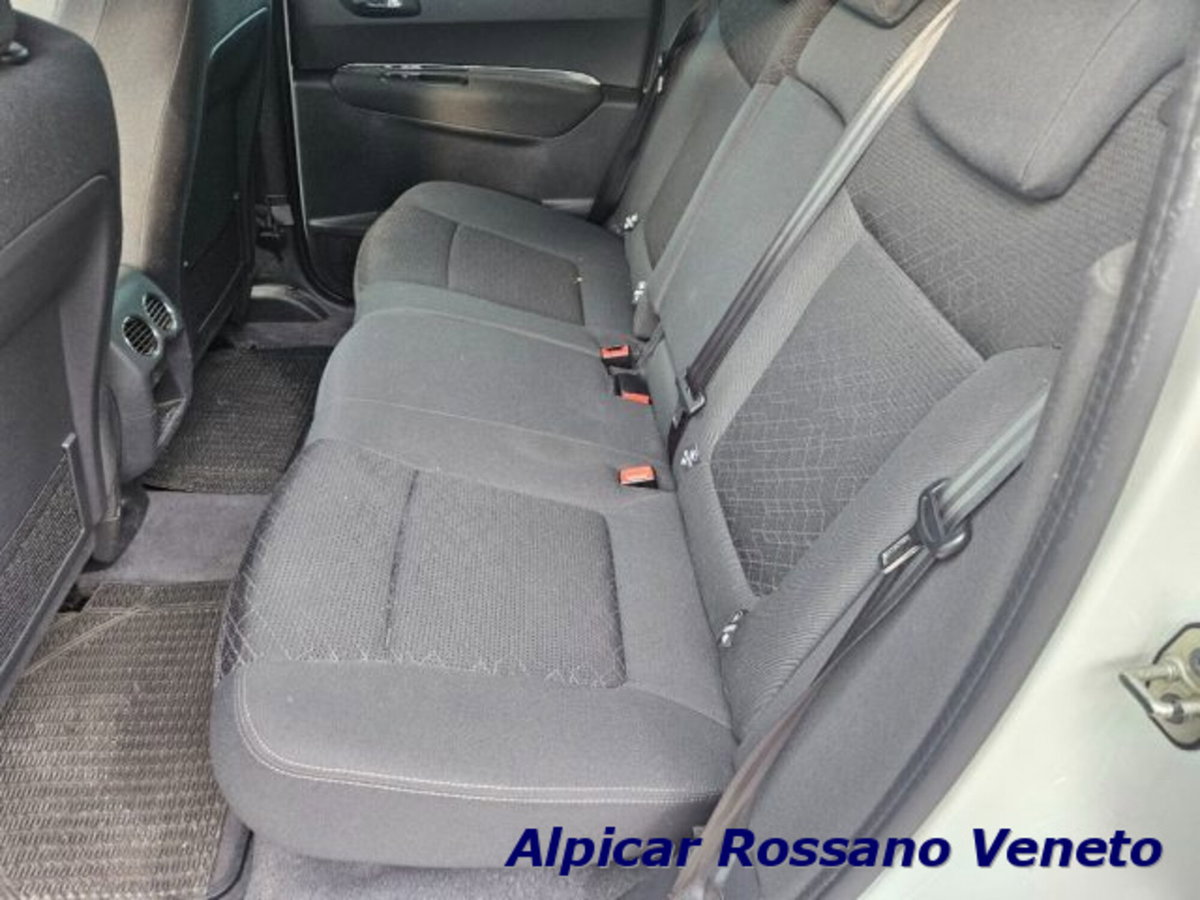 Peugeot 3008 1.6 e-HDi 115CV ETG6 Stop&Start Allure (8)