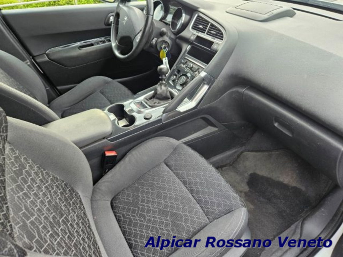 Peugeot 3008 1.6 e-HDi 115CV ETG6 Stop&Start Allure (9)