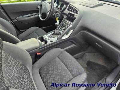 Peugeot 3008 1.6 e-HDi 115CV ETG6 Stop&Start Allure (9)