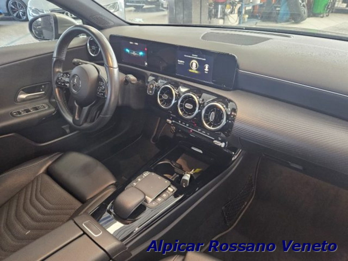 Mercedes-Benz Classe A Sedan 180 d Automatic 4p. Premium (15)